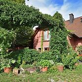 Countryside Apartment With Garden