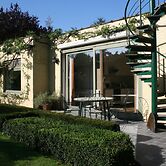 House in Zingem Near Hiking Trails