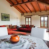 Magnificent old Country House With Garden and Private Pool, With Wifi