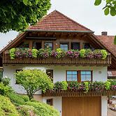 Charming Apartment in Regelsbach Near City Centre