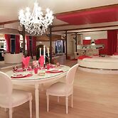 Lush Apartment with Sauna, Hot Tub, Mountain Views in Ensival