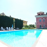 Belvilla by OYO Modern Mansion in Nizza Monferrato