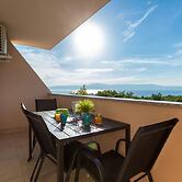 Lavish Apartment in Omisalj With Rooftop Terrace