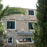 Coastal Apartment in Vis Near sea