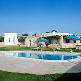 Luxurious Villa in Torre Suda with Hot Tub