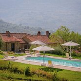 Villa in Cortona With Pool and Val di Chiana View