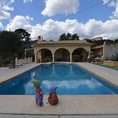 Belvilla by OYO Casa Nido Ca!lido