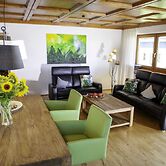 Apartment With Swimming Pool