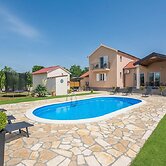 Peaceful Home in Policnik