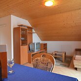 Holiday Home With Lawn in Reinhardtsdorf-schona