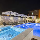 Exquisite Villa with Private Hot Tub in Grebaštica