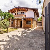 Chalet in Motta Santa Lucia in Greenery