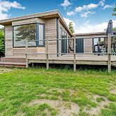 Elegant Chalet in Anjum near Lauwersmeer Lake