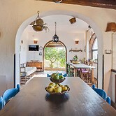 Belvilla by OYO Charming Villa With Roof Terrace