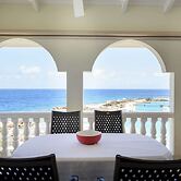 Sea-view Apartment in Mambo Beach Near Seaaquarium