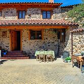 Cozy Cottage in Benllera with Hot Tub