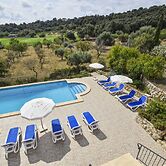 Country House in Spain With Pool & Mountain Views