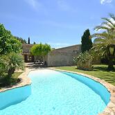 Villa in Buger With Pool and Scenic Views