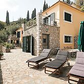 Outstanding Villas in Pera Melana near Kissakas Beach