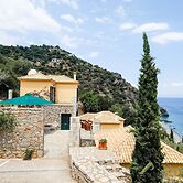 Serene Villa in Pera Melana near Sea