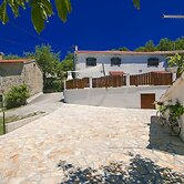 Traditional House With Private Pool and Panoramic Views, Incl. Wi-fi a