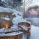 Luxury 1 Bedroom Downtown Aspen Vacation Rental With Access to a Heate