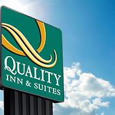 Quality Inn & Suites Woodstock near Lake Geneva