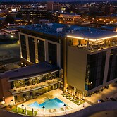 Hotel Indigo Columbus at Riverfront Place by IHG