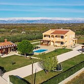 Villa Levatinka