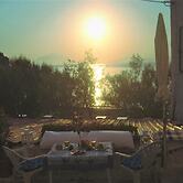 Alkistis Cozy By The Beach Apt in Ikaria Island, Therma Ground Floor