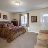 Oak Shores Studio 36