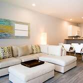 Elegant 2-BD Condo with Pool