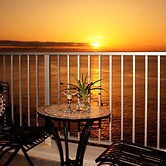 Ocean Front BEACH 312 hot spring