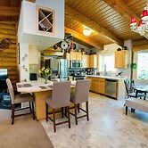 Nederland Getaway 4 Bedroom Home by RedAwning