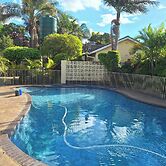 Cottage Sleeps 4 With Pool