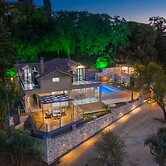 Andromeda Luxury Villa