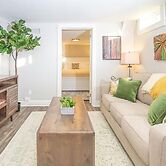 Cozy Retreat | Walk to UNC | FREE Cruiser Bikes