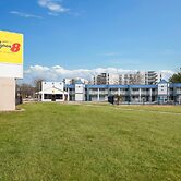 Super 8 by Wyndham Portsmouth - Norfolk