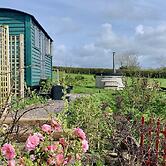Shepherds Hut With Hot Tub, North Wales, Anglesey