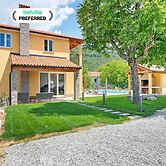 Quaint Holiday Home near Buzet with Terrace