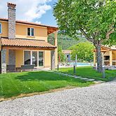 Quaint Holiday Home near Buzet with Terrace