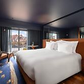 Forte de Gaia, Autograph Collection