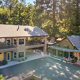 Potter's Foothill House