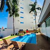 Shelton Palace Hotel