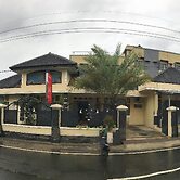 The Arsy Syariah Guest House