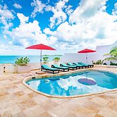 Caprice 7 Ocean Front Villa private Pool