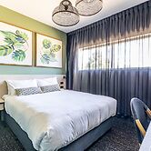 Nightcap at Commercial Hotel