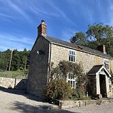 Stunning 3-bed House in a Private Hidden Valley