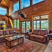 Luxury , Views, Hot Tub & Chef Kitchen 4 Bedroom Home by RedAwning