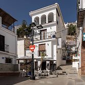 Olive & Ivy Guest House